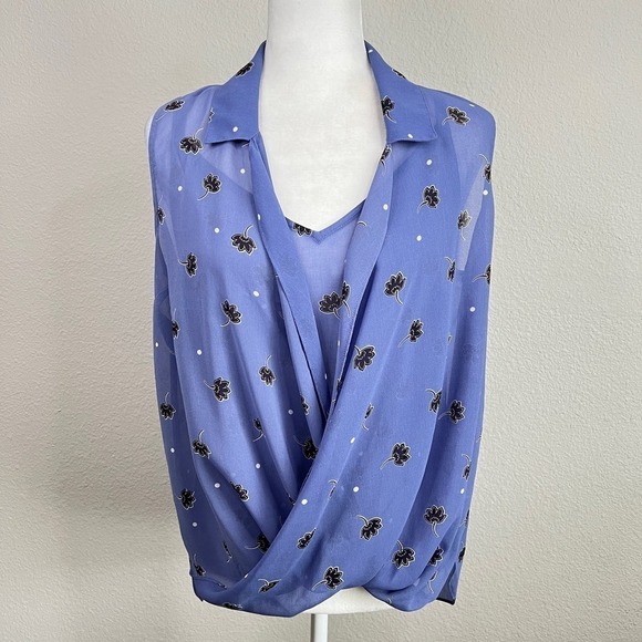 Cabi Crossover Blouse Women's S Two Piece Set in Dusty Blue Floral #5534 Top - Picture 1 of 8